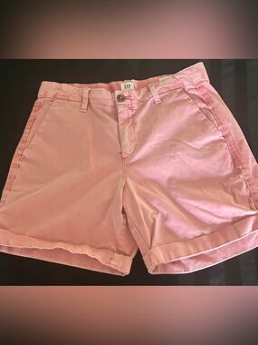 GAP Women's Light Pink Chino Bermuda Shorts. High wasted shorts. Great cozy fit